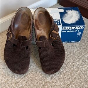 Birkenstock “Boston” in Corduroy Suede Mocha.